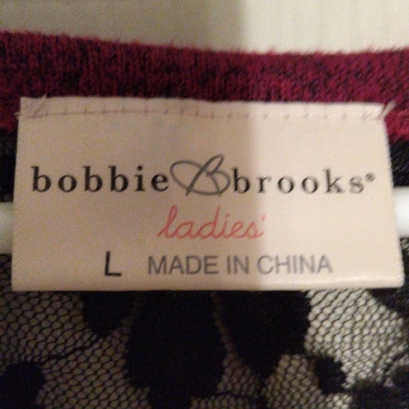 SOLD Bobbie Brooks large Maroon 3/4 sleeve blouse with lace at the top in back - Picture 2 of 7